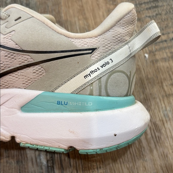 Diadora Mythos Volo 3 - Picture 10 of 11